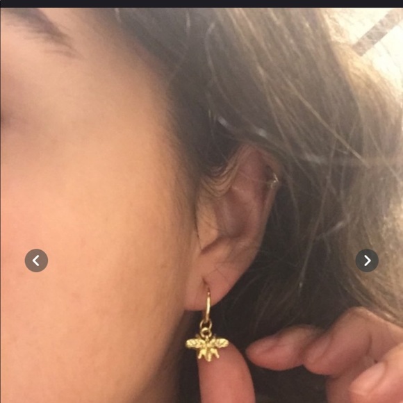 Bee earrings - Picture 2 of 3